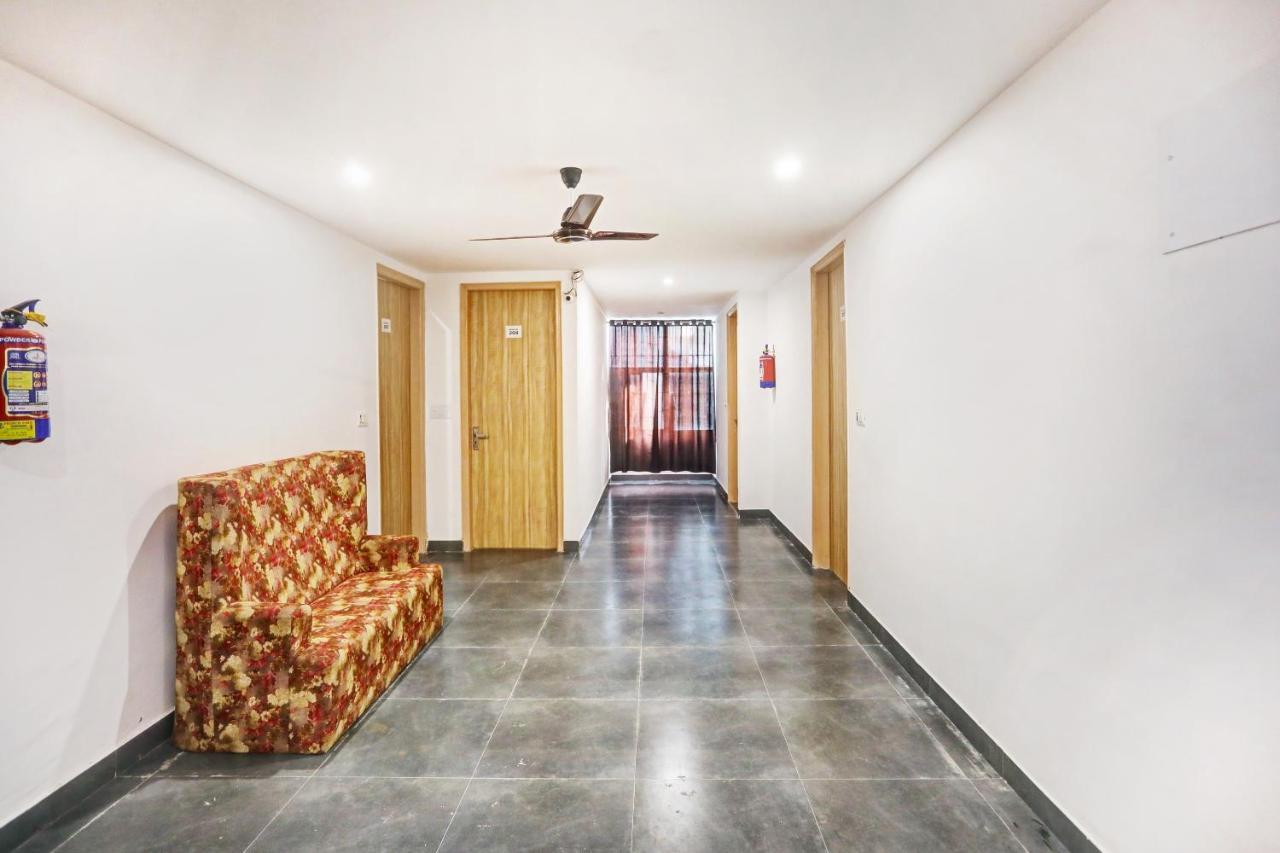 Oyo 81641 Collection O Hotel A1 Residency New Delhi Exterior foto