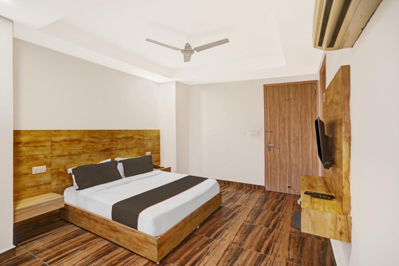 Oyo 81641 Collection O Hotel A1 Residency New Delhi Exterior foto